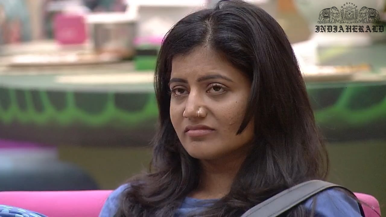 Bigg Boss Telugu Season 3 Day 2 Hot Stills Set 3