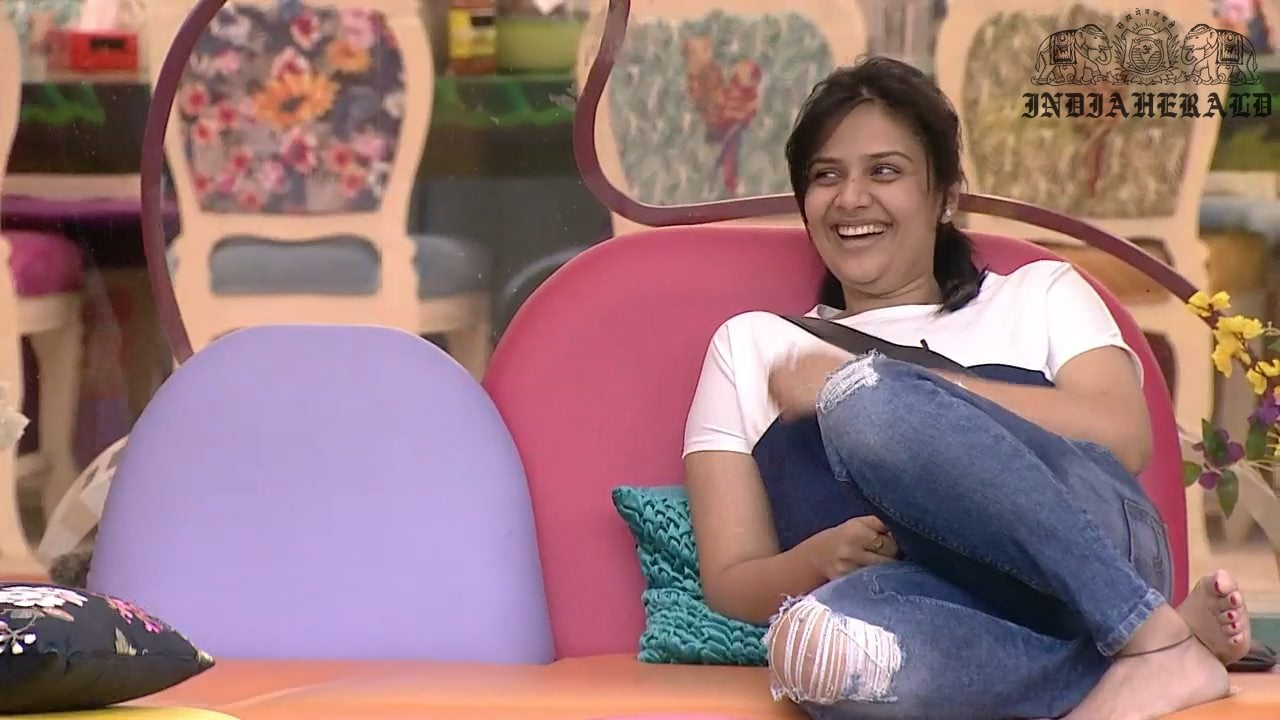 Bigg Boss Telugu Season 3 Day 20 Hot Stills Set 1