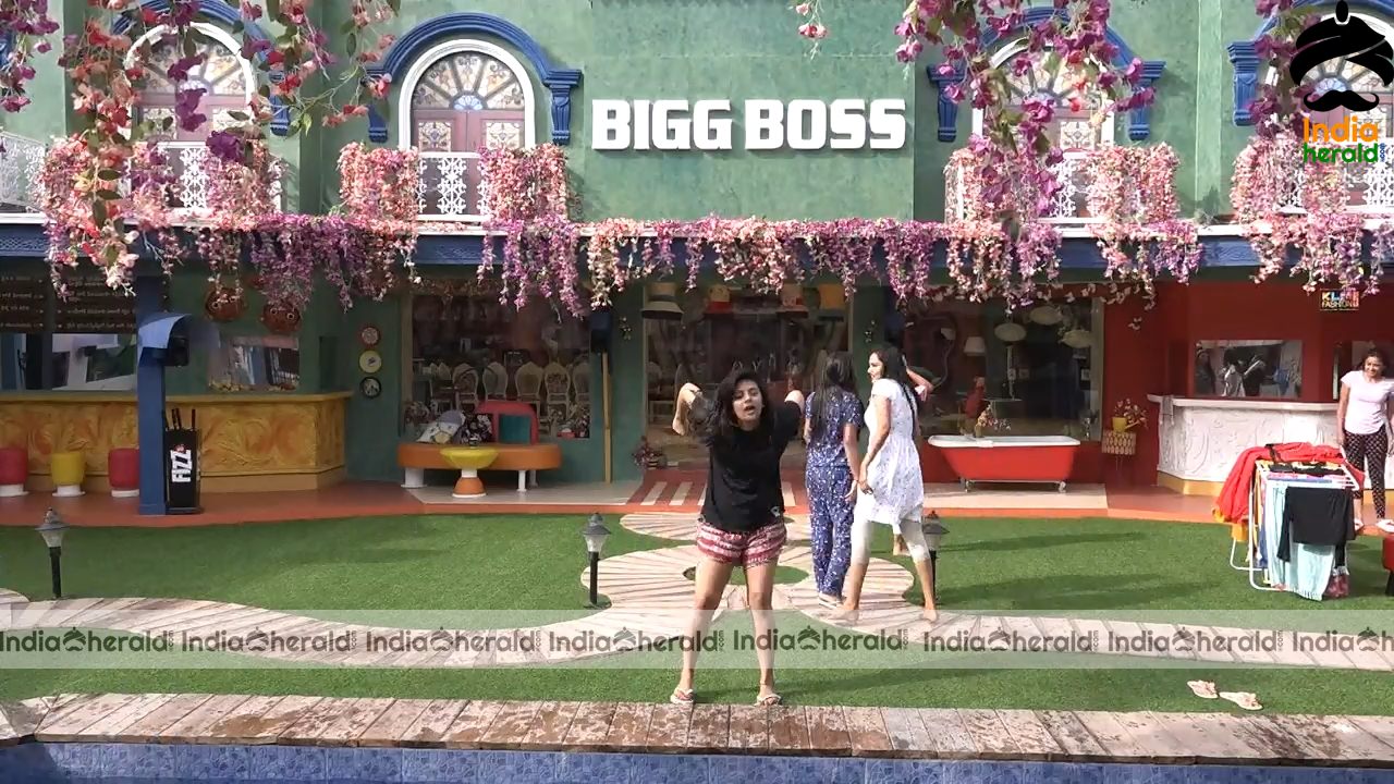 Bigg Boss Telugu Season 3 Day 26 Hot Stills Set 1