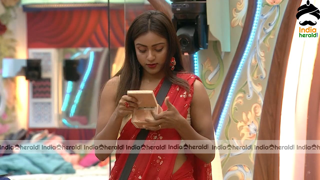 Bigg Boss Telugu Season 3 Day 28 Hot Stills Set 3