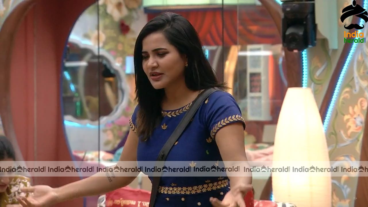 Bigg Boss Telugu Season 3 Day 28 Hot Stills Set 3