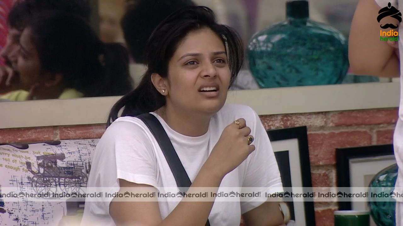 Bigg Boss Telugu Season 3 Day 30 Hot Stills Set 2