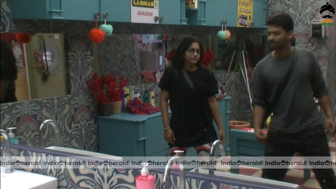 Bigg Boss Telugu Season 3 Day 31 Hot Stills Set 1