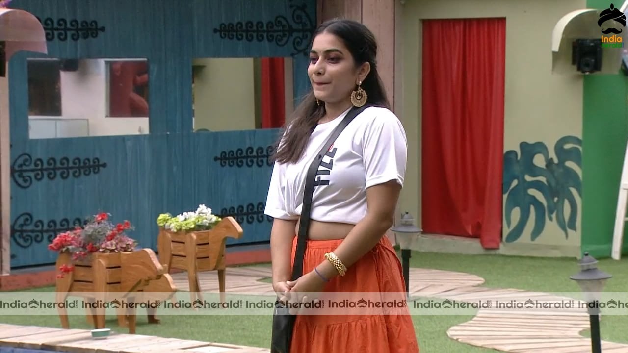 Bigg Boss Telugu Season 3 Day 31 Hot Stills Set 1