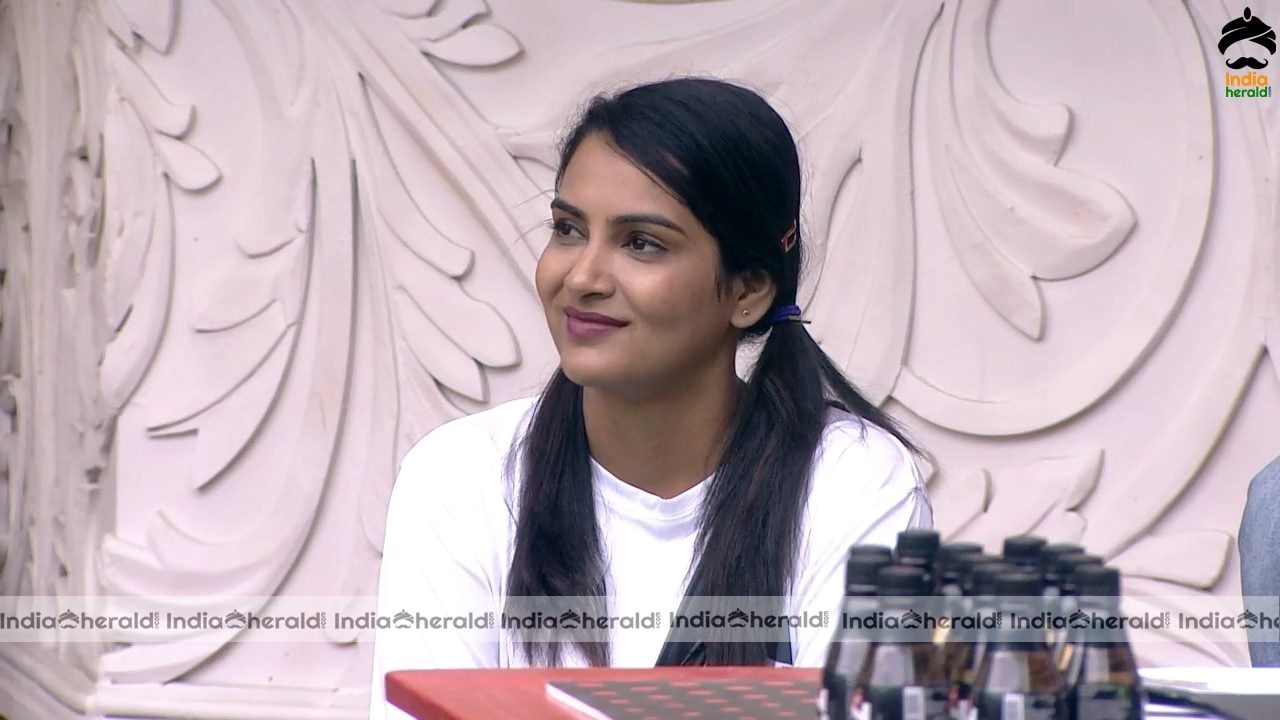 Bigg Boss Telugu Season 3 Day 31 Hot Stills Set 1