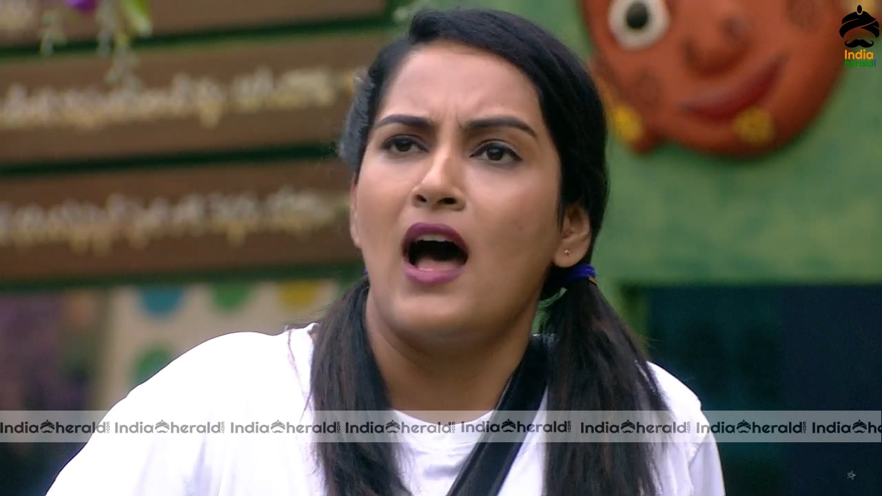 Bigg Boss Telugu Season 3 Day 31 Hot Stills Set 2