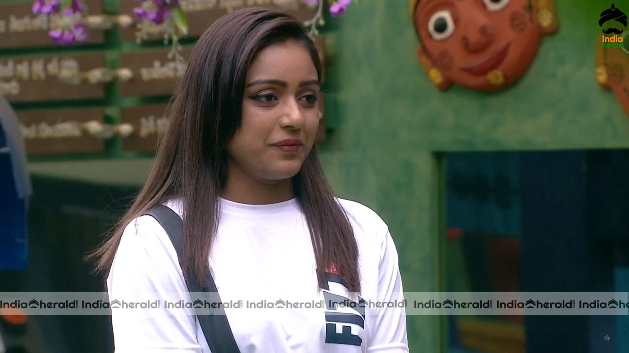 Bigg Boss Telugu Season 3 Day 31 Hot Stills Set 2