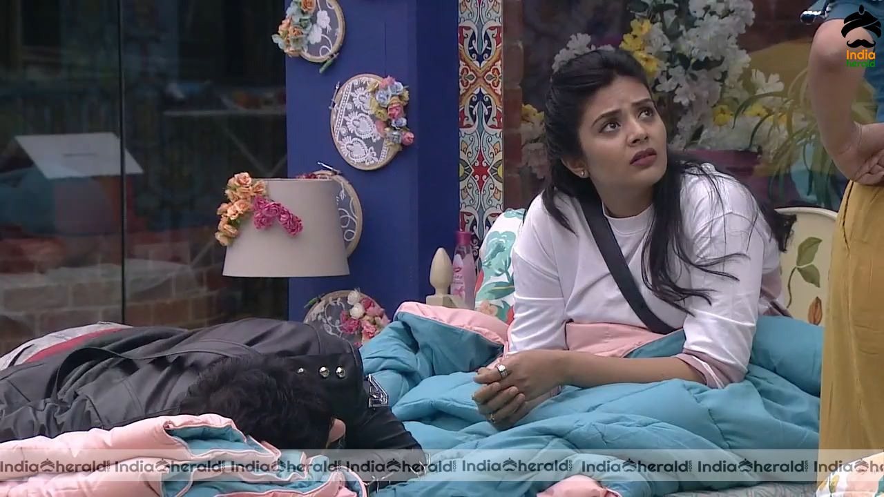 Bigg Boss Telugu Season 3 Day 33 Hot Stills Set 3