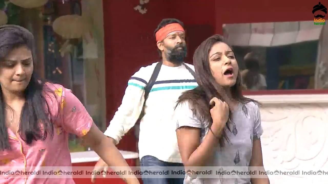Bigg Boss Telugu Season 3 Day 37 Hot Stills Set 1