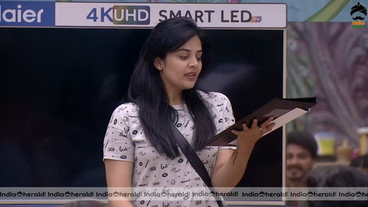 Bigg Boss Telugu Season 3 Day 38 Hot Stills Set 1