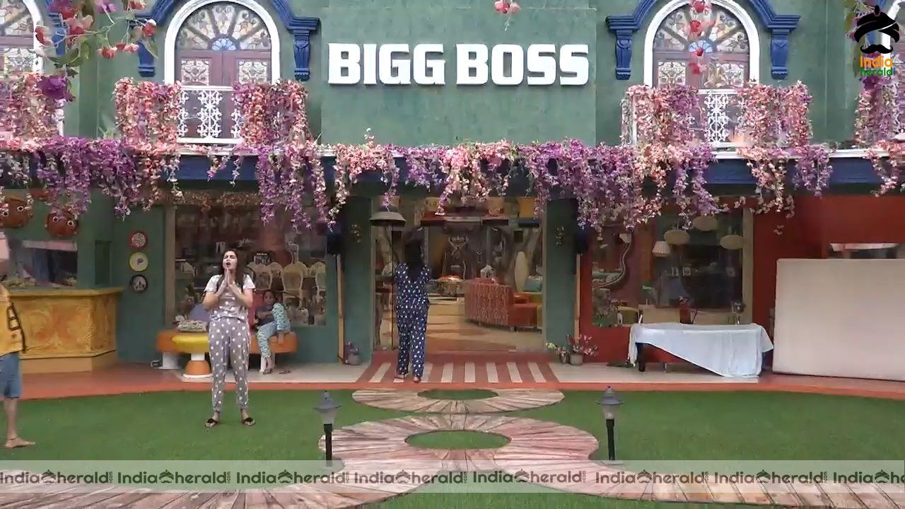 Bigg Boss Telugu Season 3 Day 43 Hot Stills Set 1