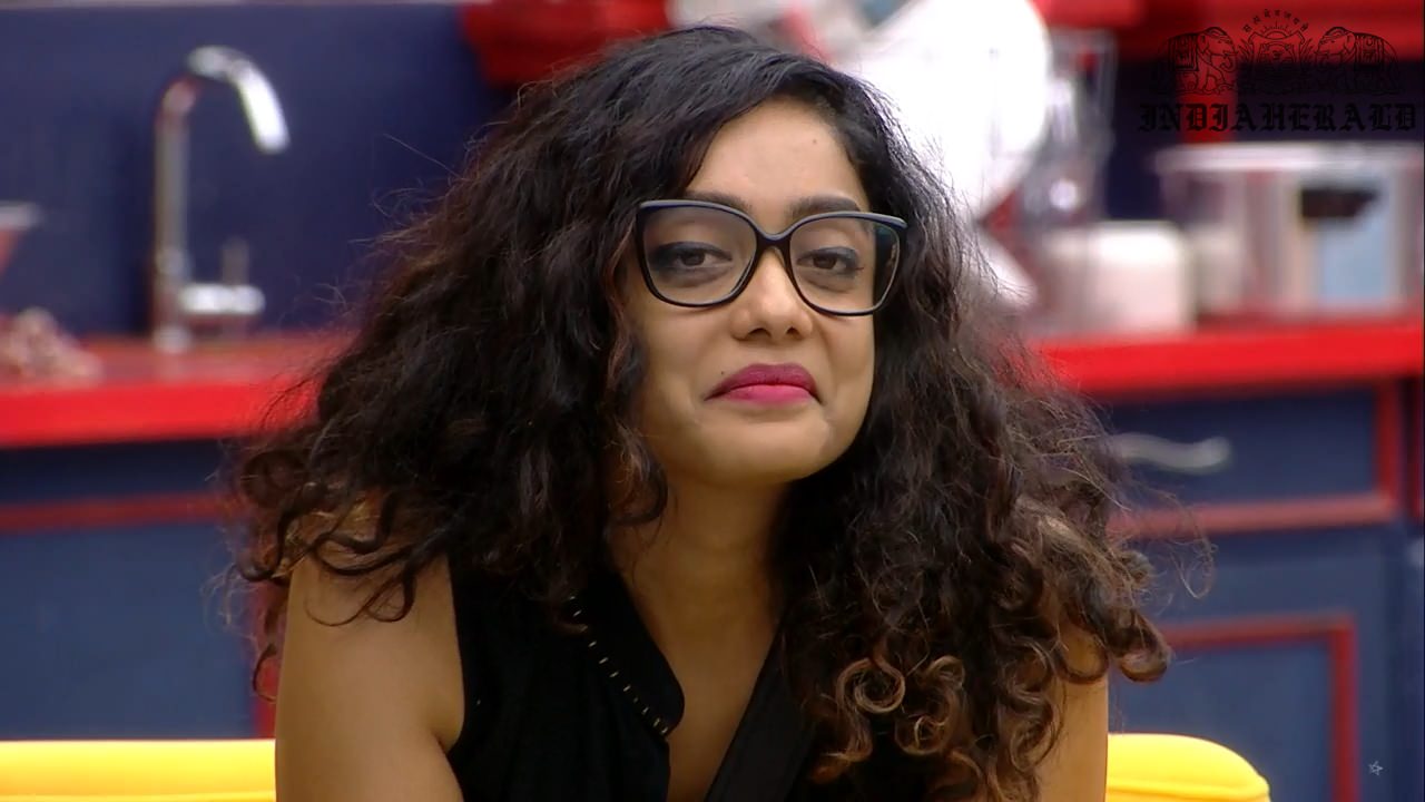 Bigg Boss Telugu Season 3 Day 43 Hot Stills Set 3