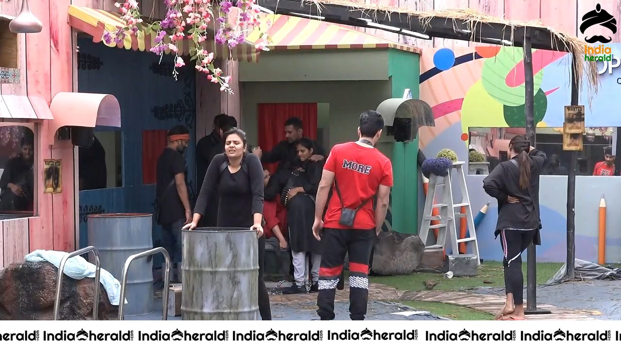 Bigg Boss Telugu Season 3 Day 45 Hot Stills Set 2