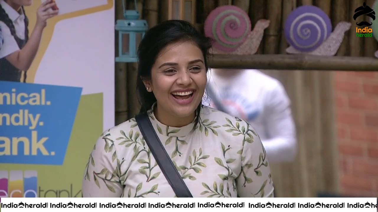 Bigg Boss Telugu Season 3 Day 47 Hot Stills Set 3