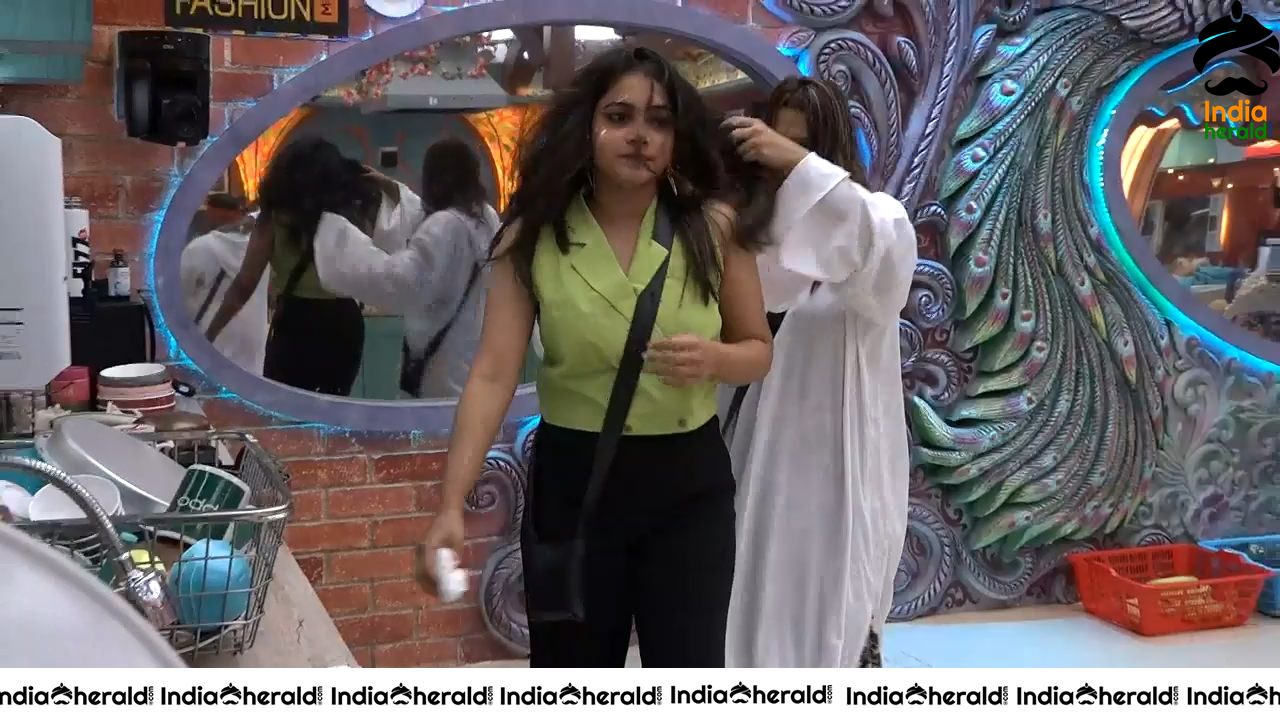 Bigg Boss Telugu Season 3 Day 51 Hot Stills Set 2