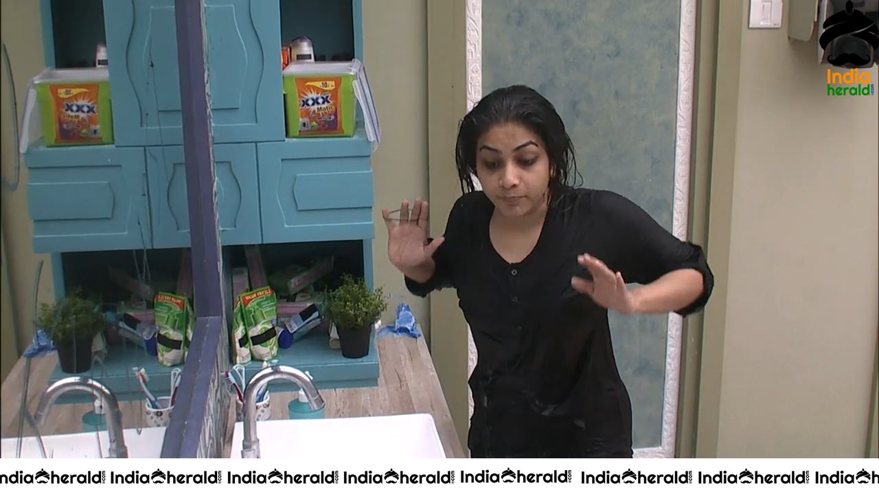 Bigg Boss Telugu Season 3 Day 51 Hot Stills Set 4