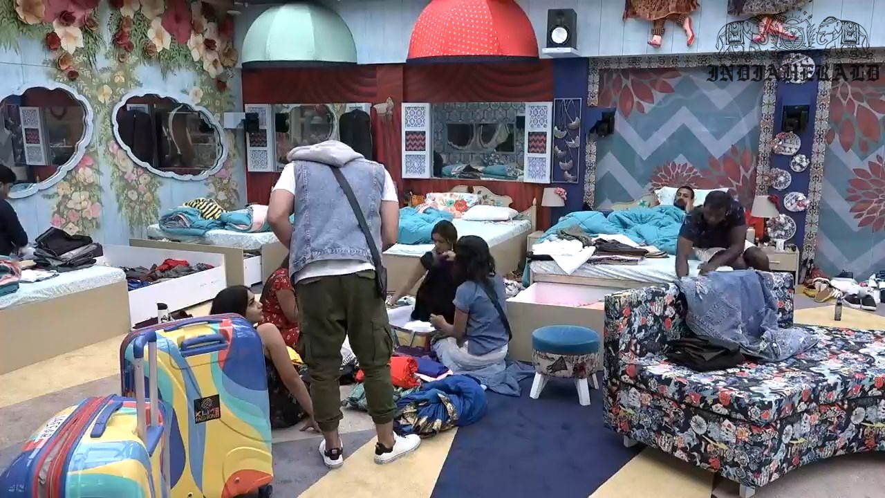 Bigg Boss Telugu Season 3 Day 8 Hot Stills Set 2