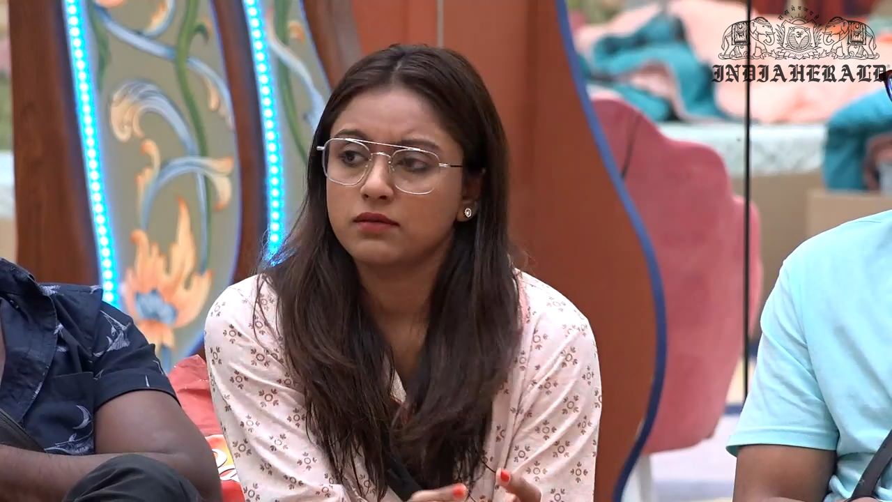 Bigg Boss Telugu Season 3 Day 8 Hot Stills Set 2