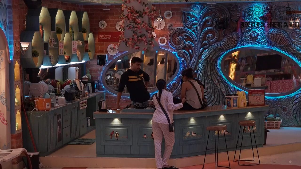 Bigg Boss Telugu Season 3 Day 9 Hot Stills Set 1