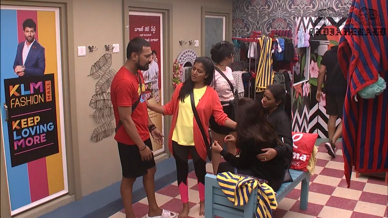 Bigg Boss Telugu Season 3 Day 9 Hot Stills Set 3