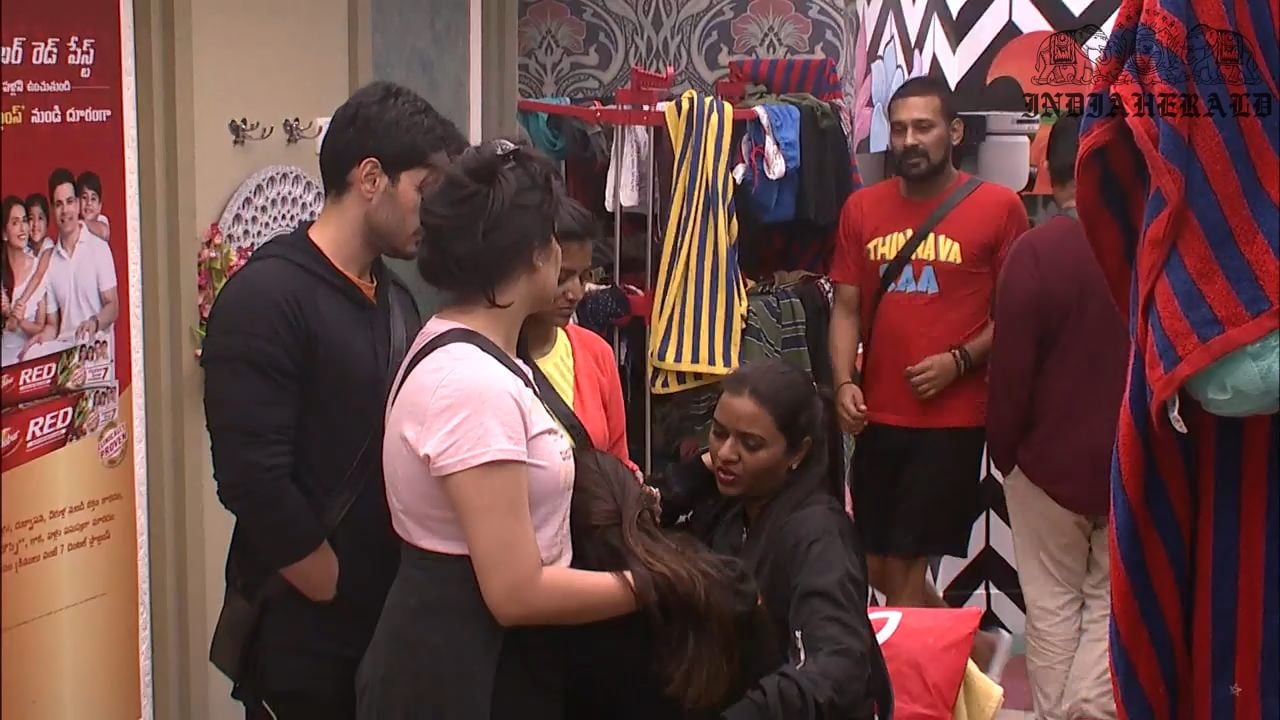 Bigg Boss Telugu Season 3 Day 9 Hot Stills Set 3