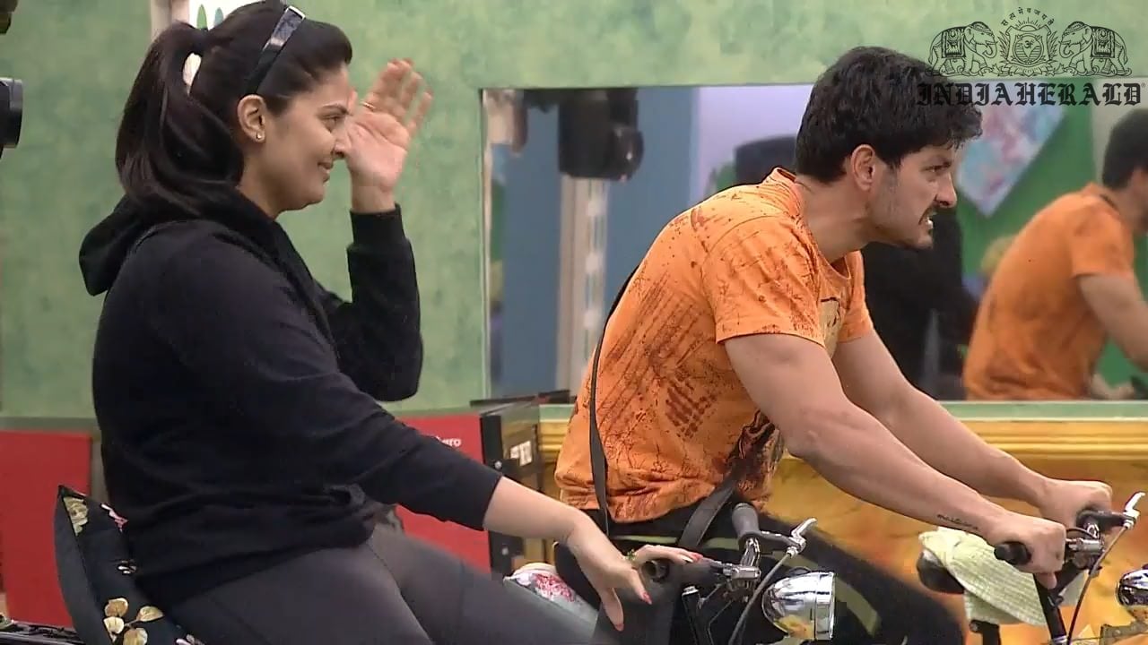 Bigg Boss Telugu Season 3 Day 9 Hot Stills Set 3