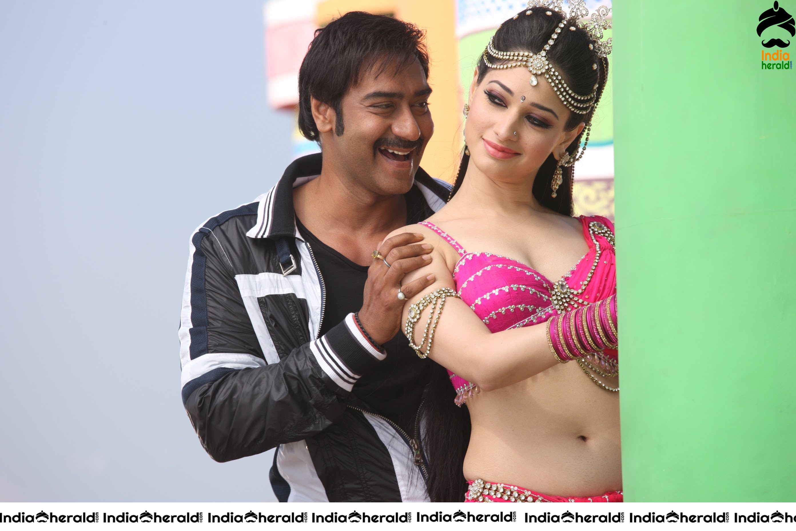 Tamanna Unseen Hot Photos exposing her Milky Waist and Navel from Bollywood Movie