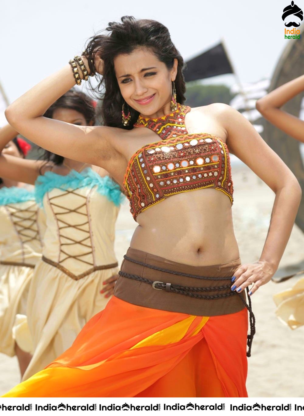 Trisha shows her Chubby Fleshy Belly and Deep Navel in these Latets Hot Photos Set 2