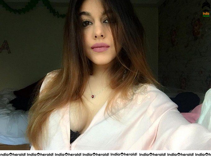 19 year old Young Actress Alia Bedi BIKINI HOT PHOTOS