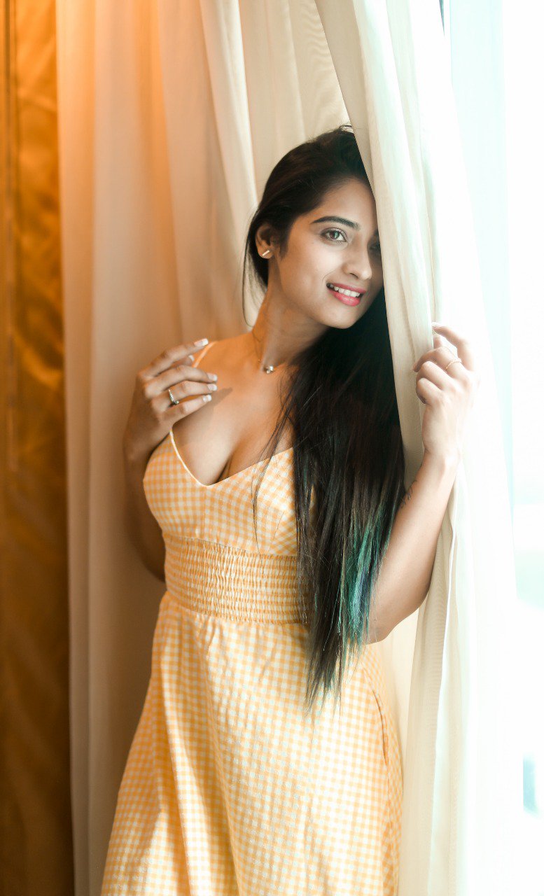 Actress Masoom Shankar hot tempting stills