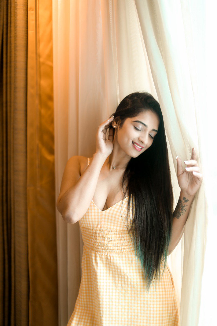 Actress Masoom Shankar hot tempting stills