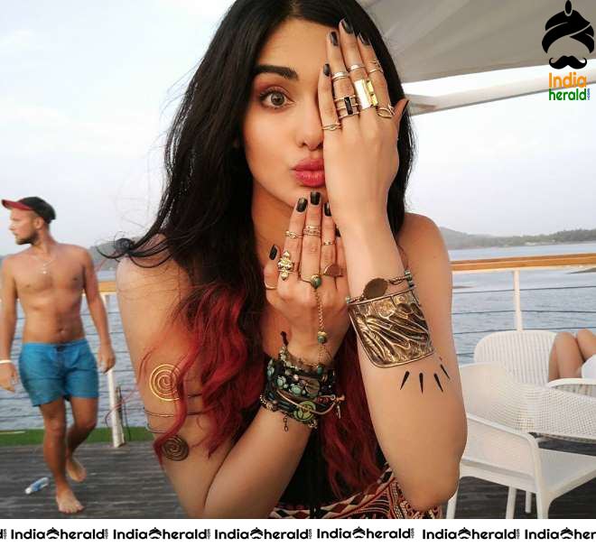 Adah Sharma Latest Hot Exposing Photos Collection to spice up your mood Set 4