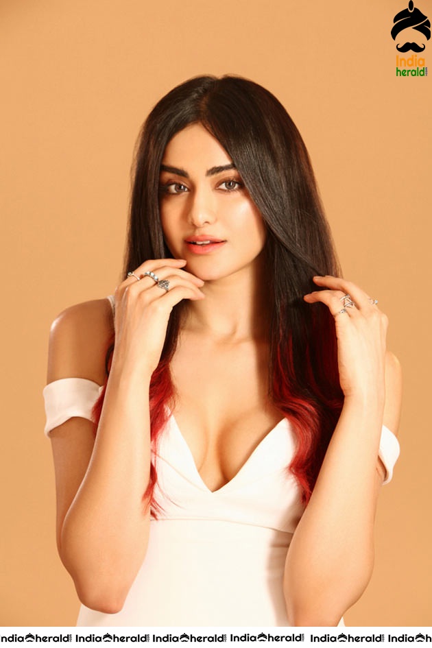Adah Sharma Latest Hot Exposing Photos Collection to spice up your mood Set 5