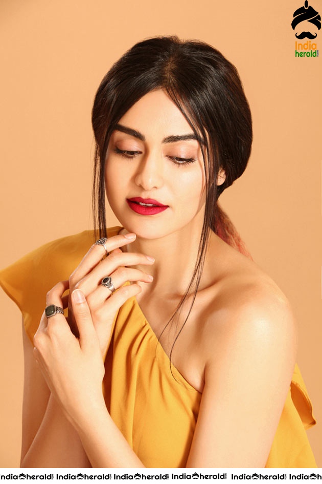 Adah Sharma Latest Hot Exposing Photos Collection to spice up your mood Set 5