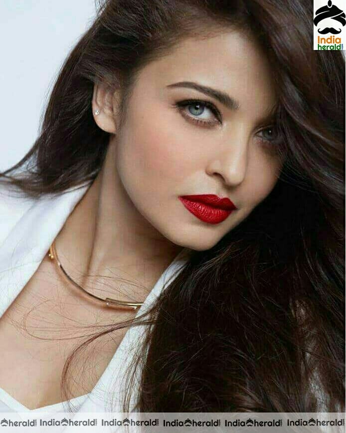 Aishwarya Rai Hot Compilation Photo stills