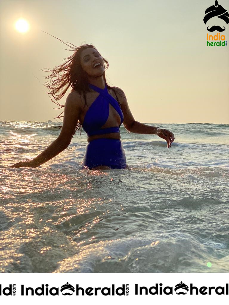 Akshara Gowda Sizzling Hottest Exposure on the Beach