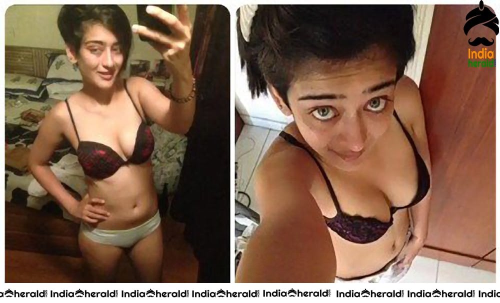 Akshara Haasan LEAKED SELFIES HOT EXPOSING PHOTOS in Brassiere and Shorts