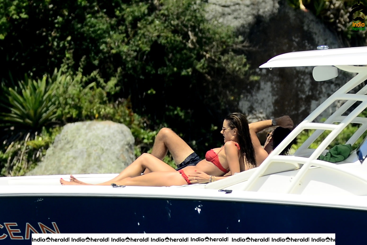 Alessandra Ambrosio caught in String Bikini while enjoying in Luxury Yacht Set 2