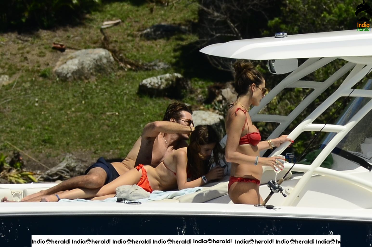 Alessandra Ambrosio caught in String Bikini while enjoying in Luxury Yacht Set 3