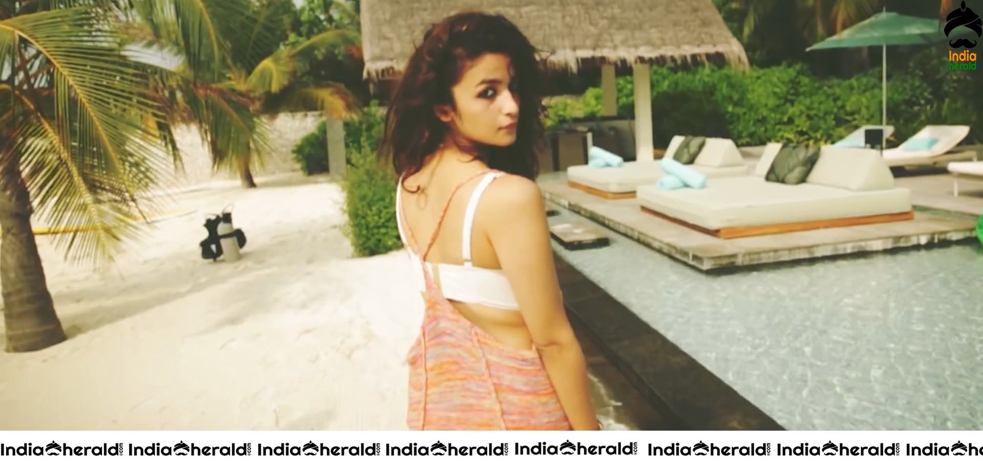 Alia Bhatt Sensuous and Hot Photoshoot clicks in Bikini by Beach Side Set 1