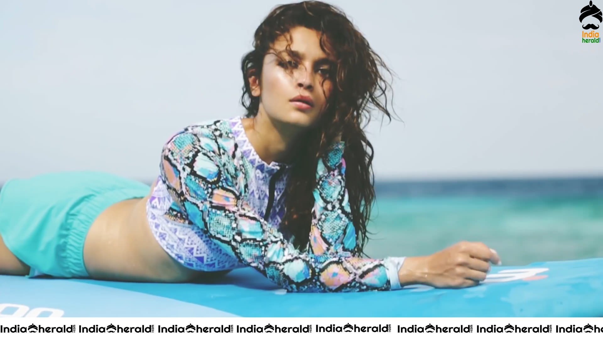 Alia Bhatt Sensuous and Hot Photoshoot clicks in Bikini by Beach Side Set 2