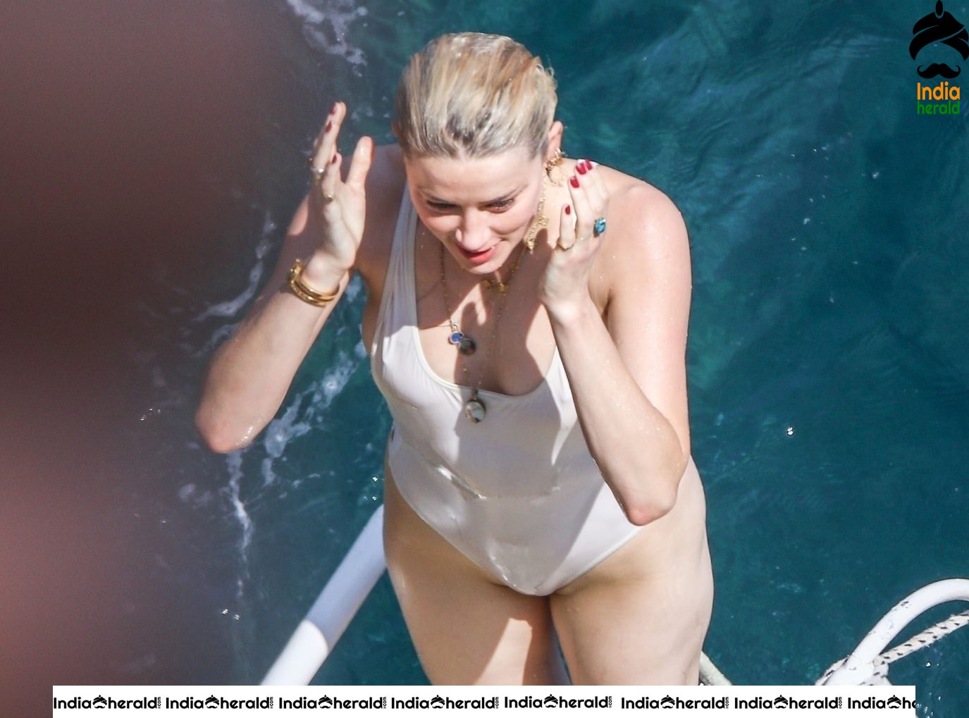 Amber Heard Sexposing in Bikini on the Amalfi Coast of Italy Set 2