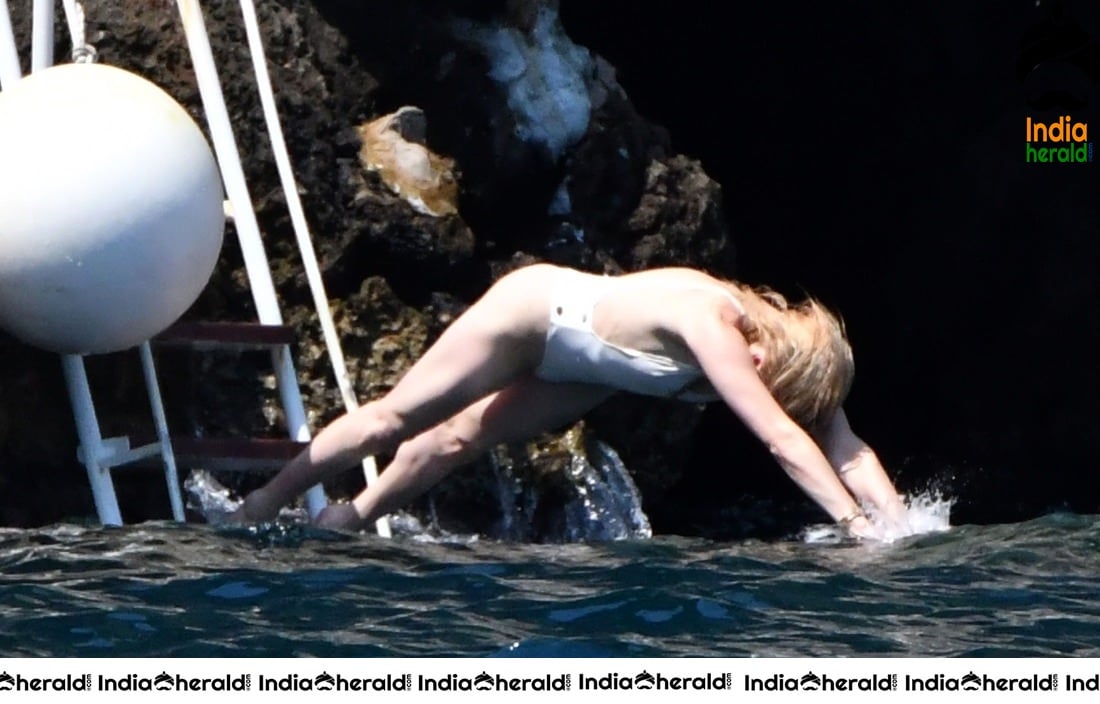 Amber Heard Sexposing in Bikini on the Amalfi Coast of Italy Set 2
