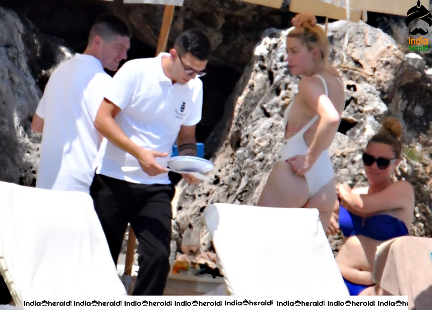 Amber Heard Sexposing in Bikini on the Amalfi Coast of Italy Set 2