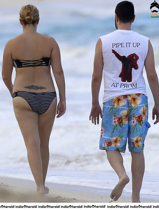 Amy Schumer Wearing a Bikini at a Beach in Hawaii