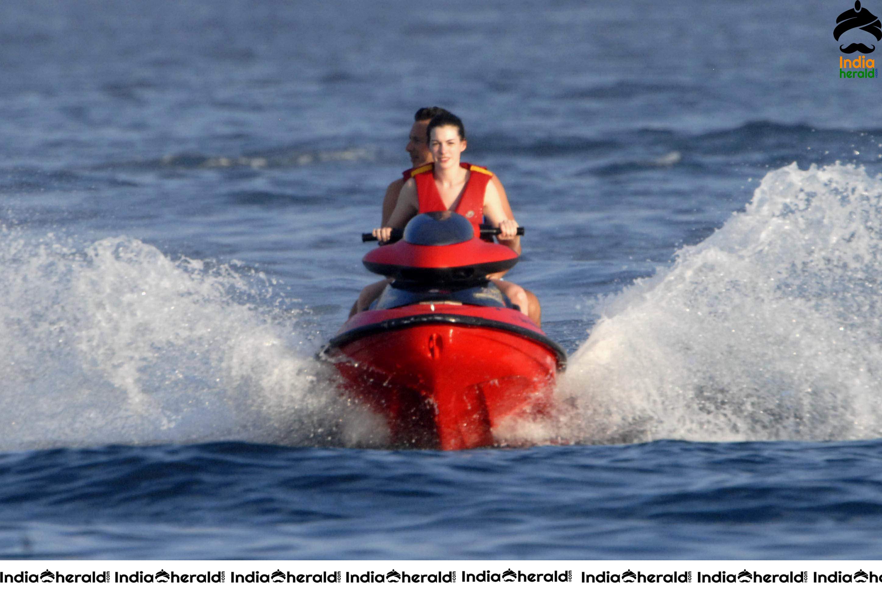 Anne Hathaway Hot Bikini Candids in Italy Set 2