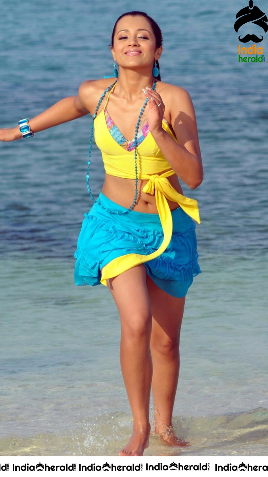 Beach Babe Trisha exposing her Thundering Thighs and Deep Navel Set 2