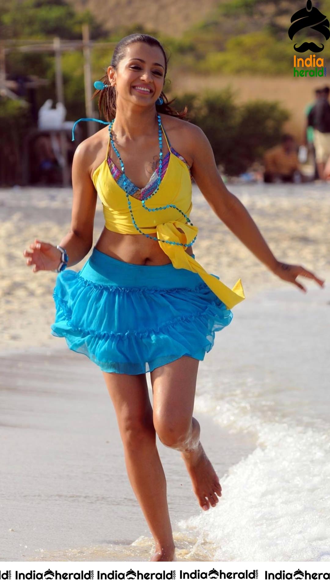 Beach Babe Trisha exposing her Thundering Thighs and Deep Navel Set 2