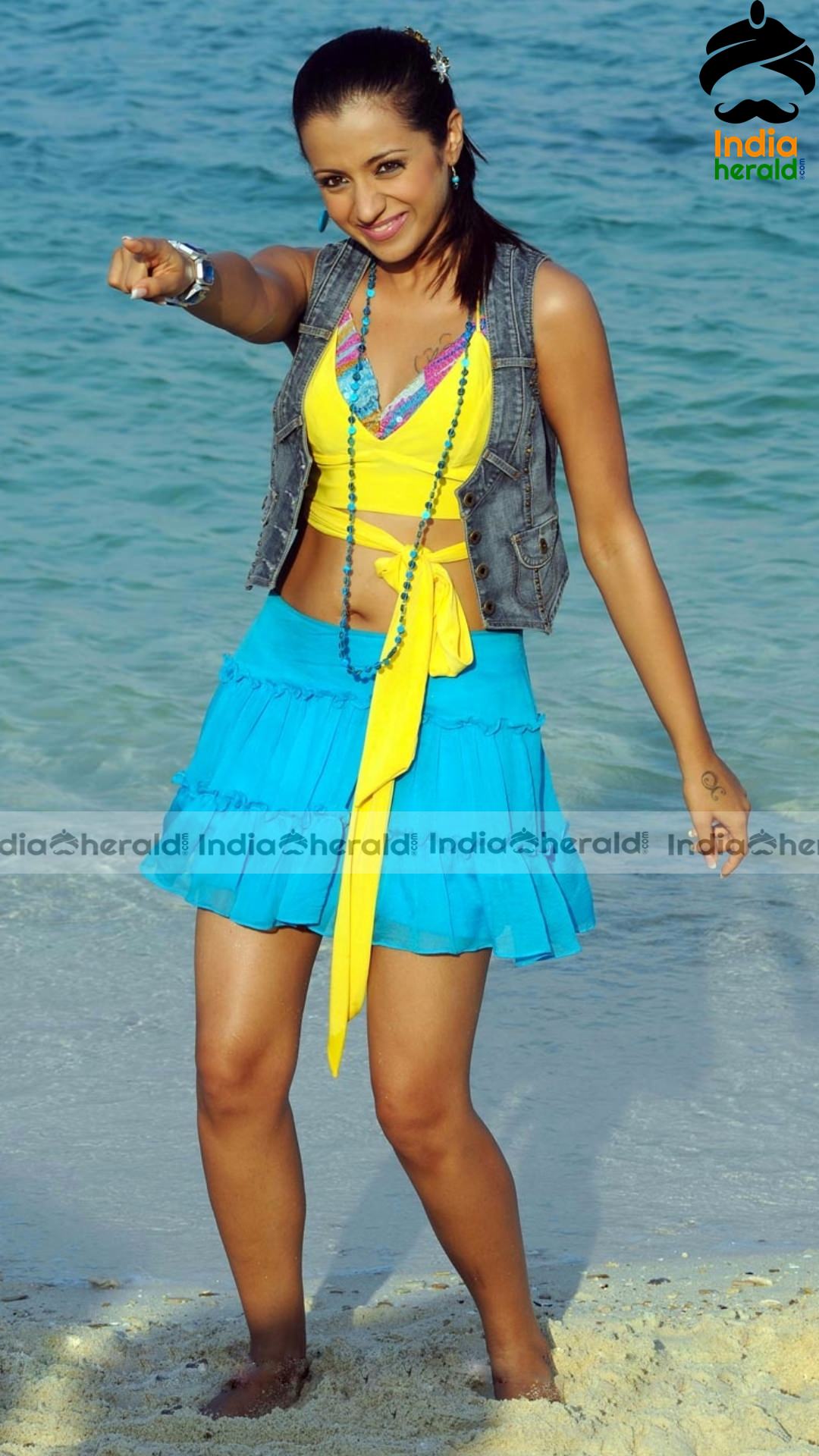 Beach Babe Trisha Hot Vintage Clicks in Yellow Bikini Set 1