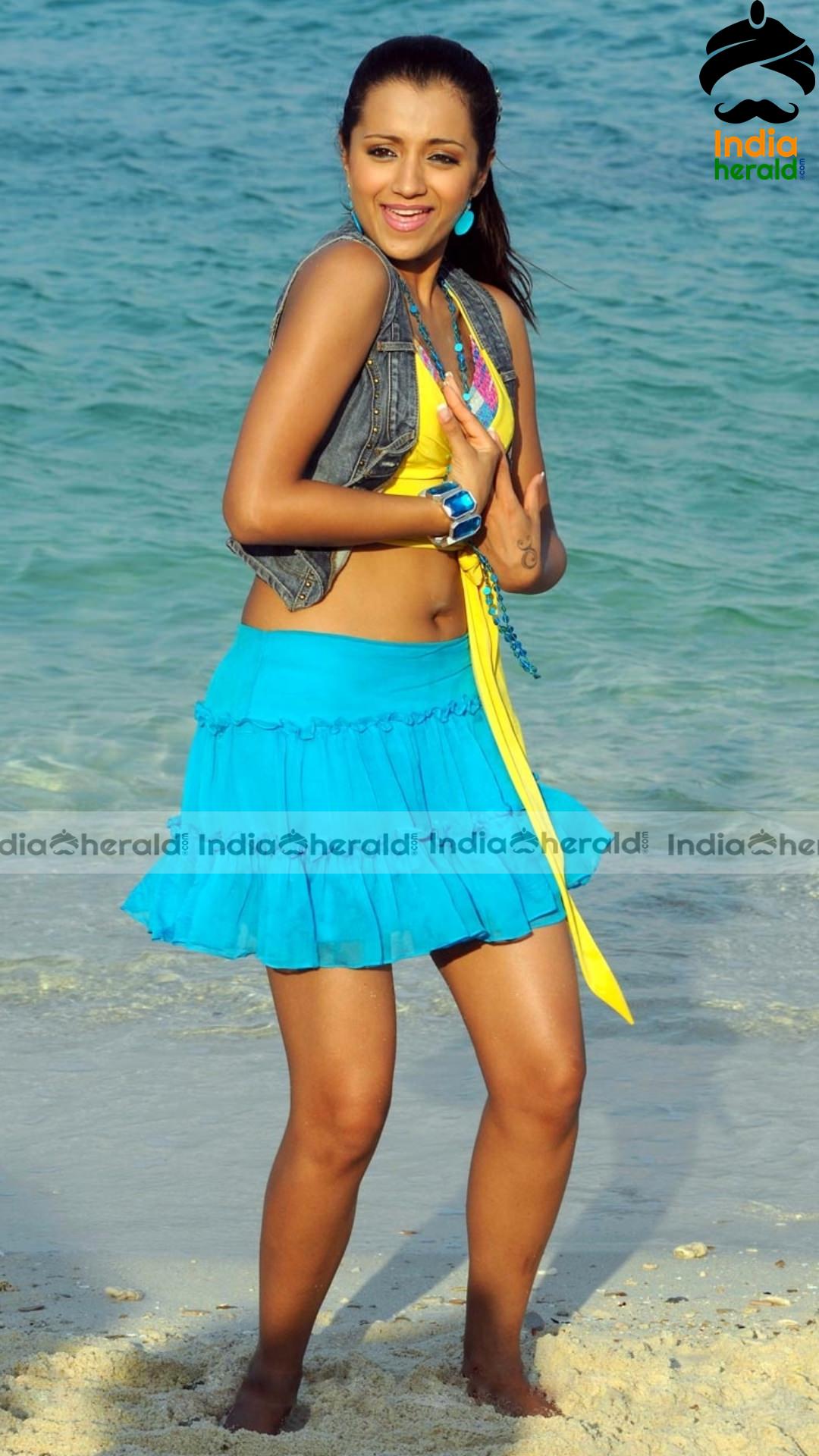 Beach Babe Trisha Hot Vintage Clicks in Yellow Bikini Set 1